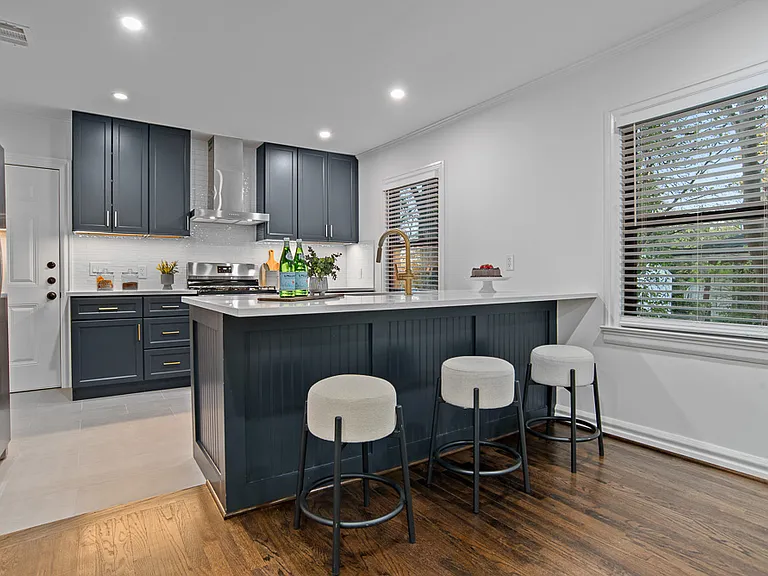 1835 Cedar Crest Blvd — Photo 10
