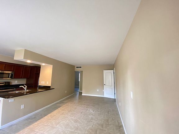 4th image of 421-425 Menendez St #425-02