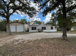 127 Hickory Hill Dr, La Vernia, TX 78121