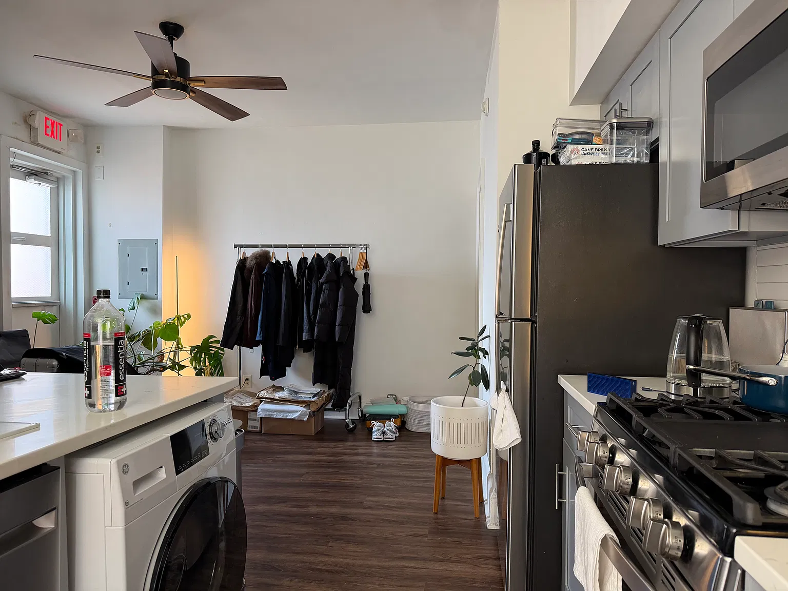 2 bed, 925 sqft, $2,595 — Photo 2