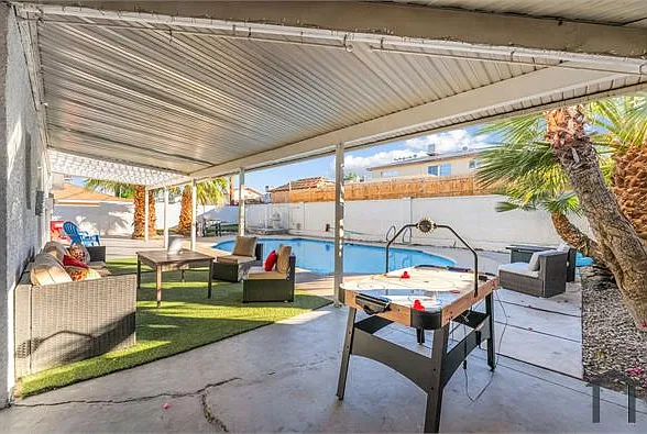 2419 Vegas Valley Dr — Photo 35