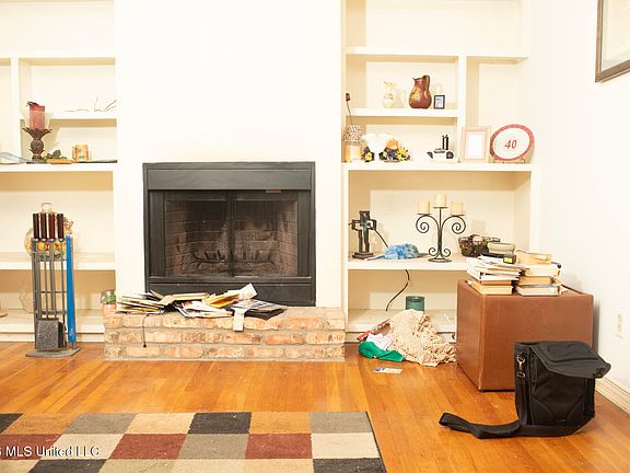 3rd image of 5447 Venetian Way