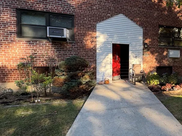 80-59 Shore Parkway #1R, Howard Beach, NY 11414