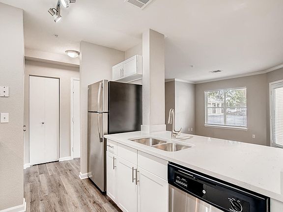 Stonebridge at Twin Peaks | Longmont, Co. Apartments