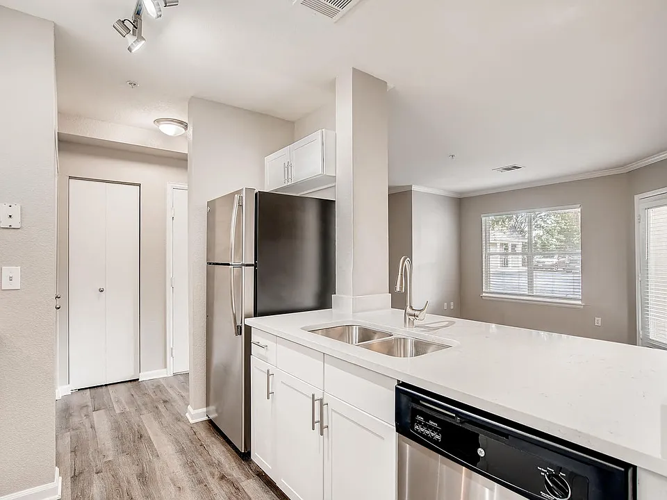 Stonebridge at Twin Peaks | Longmont, Co. Apartments