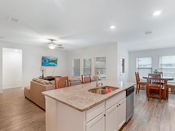 3rd image of 582 Farmstead Dr
