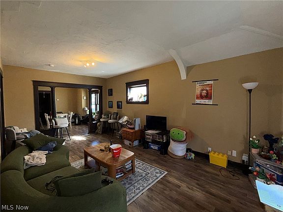 2nd image of 3802 Poe Ave