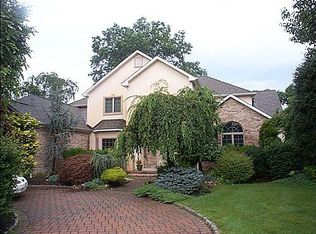 12 Jenna Ln, Edison, NJ 08820