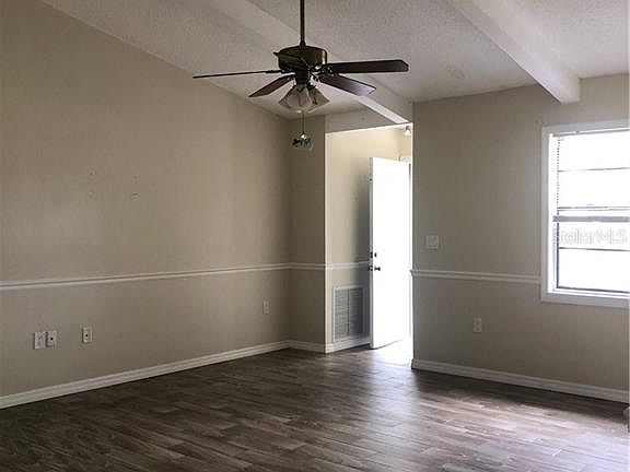 2nd image of 1075 Deer Hollow Way
