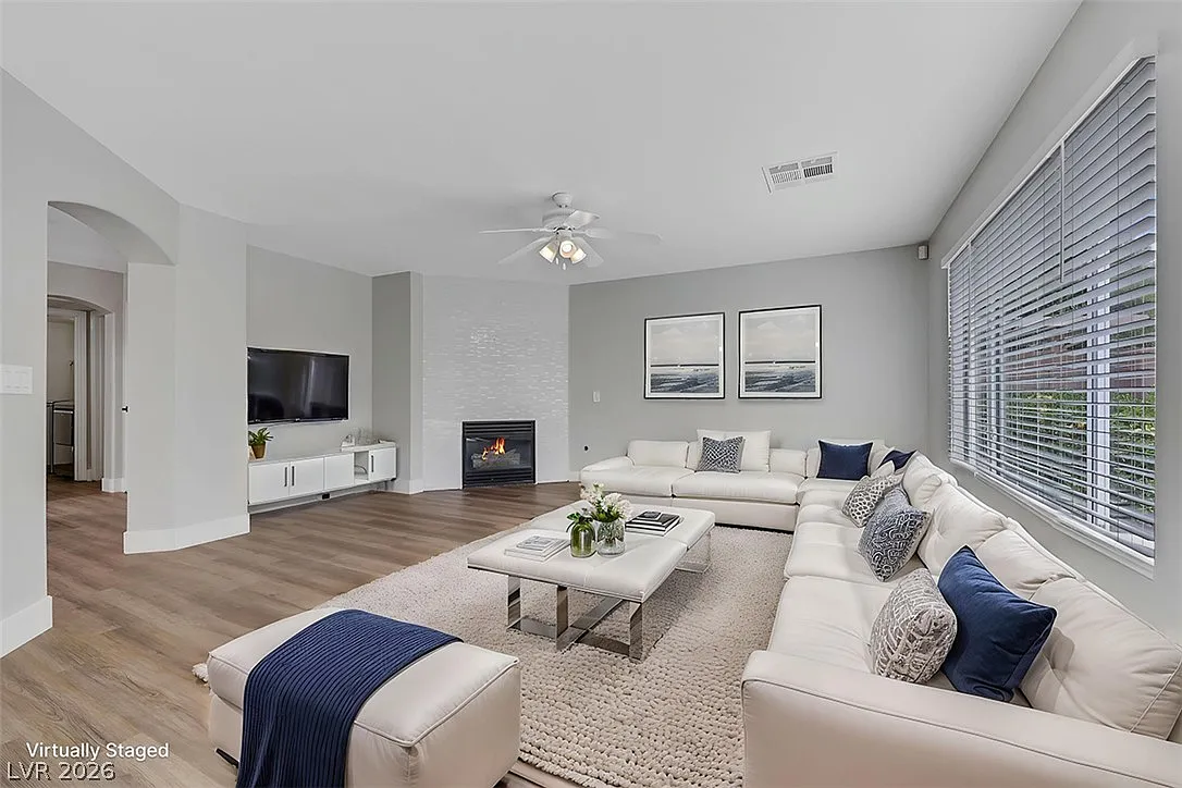 4 bed, 2.5 bath, 2254 sqft, $3,395 — Photo 4