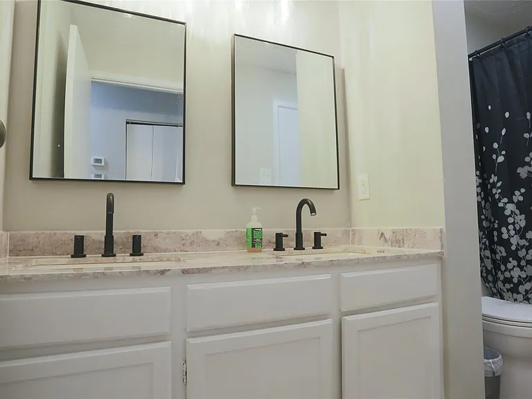2707 S Millbend Dr — Photo 14
