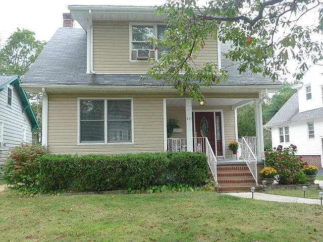 411 Grassmere Ave photo 1