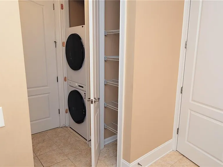 2300 Peachford Rd #2203 — Photo 9