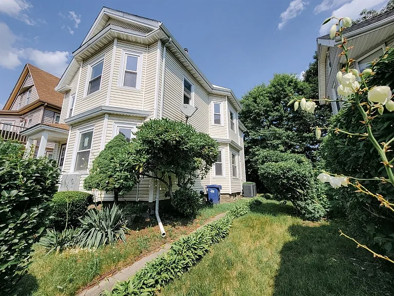 57 Sydney St #2 — Photo 2