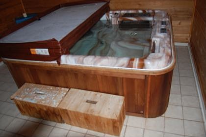 Sunroom with Hot Tub