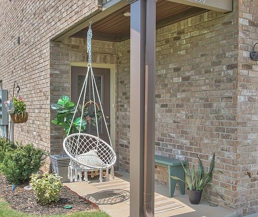 2nd image of 4130 Suntropic Ln