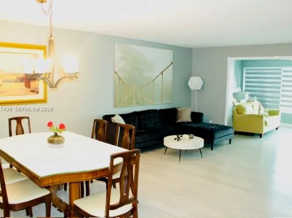 4211 NW 41st St APT 407, Fort Lauderdale, FL 33319