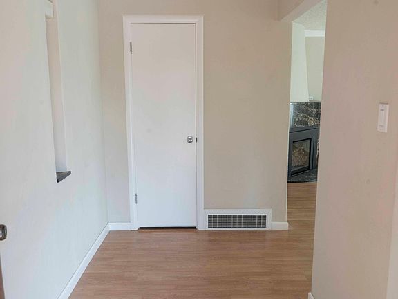 3rd image of 100 14th Ave