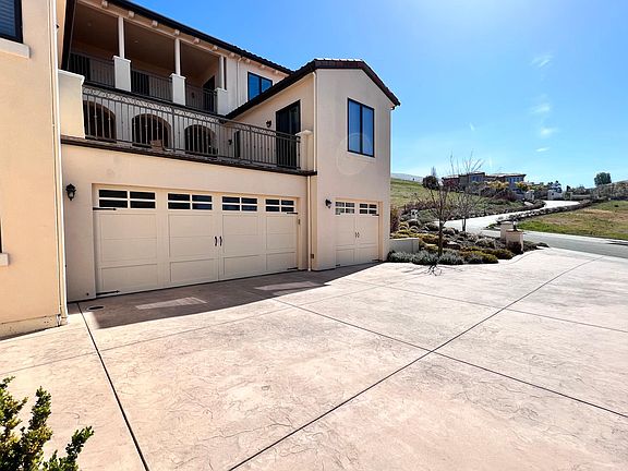 3rd image of 44526 Vista Grande Ct