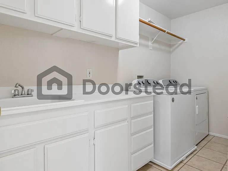 42075 Dunes Ct — Photo 26