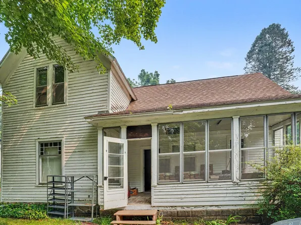 220 Cora St, Allegan, MI 49010