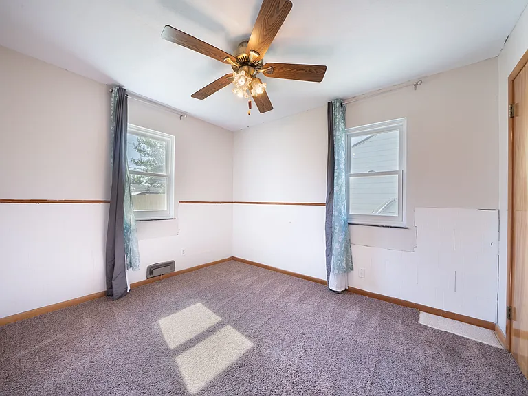 3118 S McLean Blvd — Photo 12
