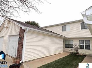 424 W Todd Cir, Lincoln, NE 68528