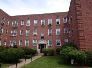 27 Englewood Ave APT 1, Brookline, MA 02445