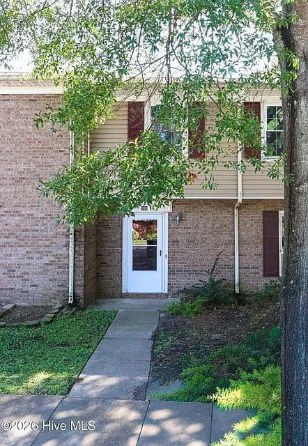 108 King George Court - 108 — Photo 4