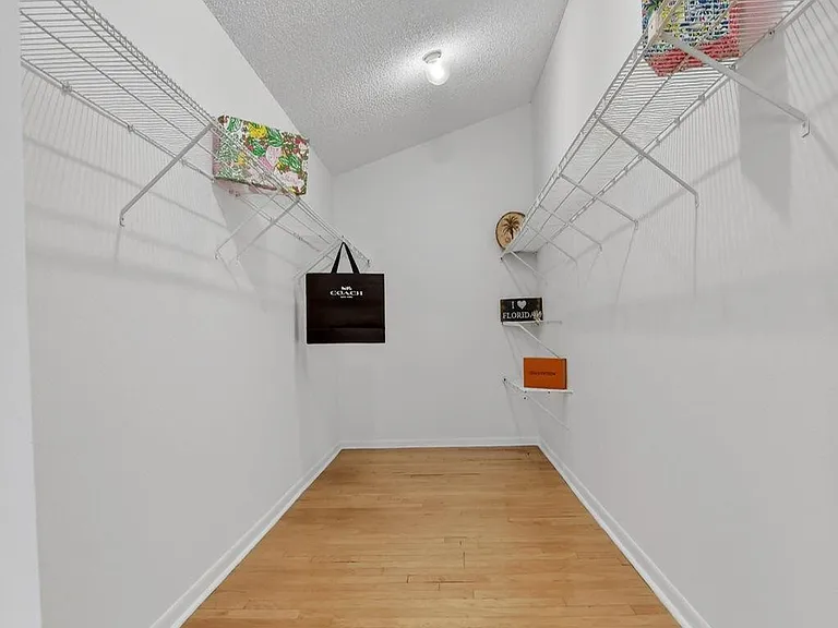 661 Hollows Cir — Photo 15