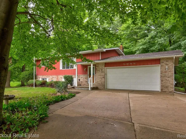 4861 Dorothy St, Vassar, MI 48768
