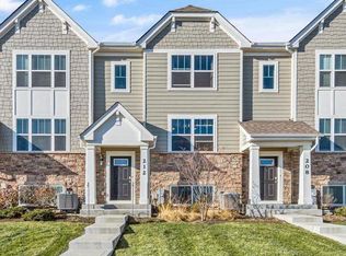 212 Goldenrod Dr, Elgin, IL 60124