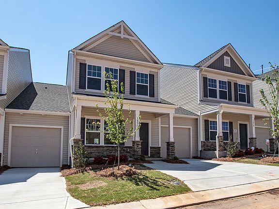 4th image of 105C Brookshire Ln #C