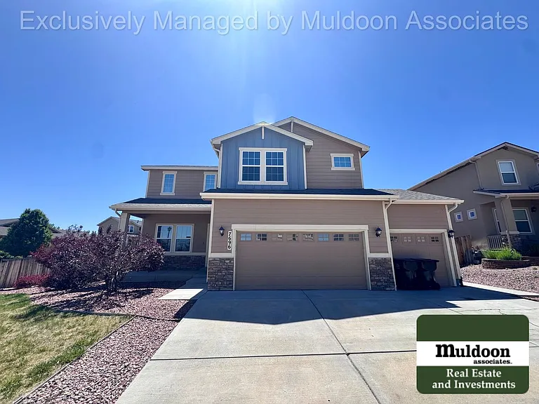 7696 Bonterra Ln — Photo 1