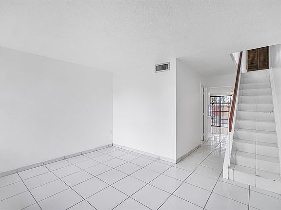 3rd image of 2620 W 52nd Place #406