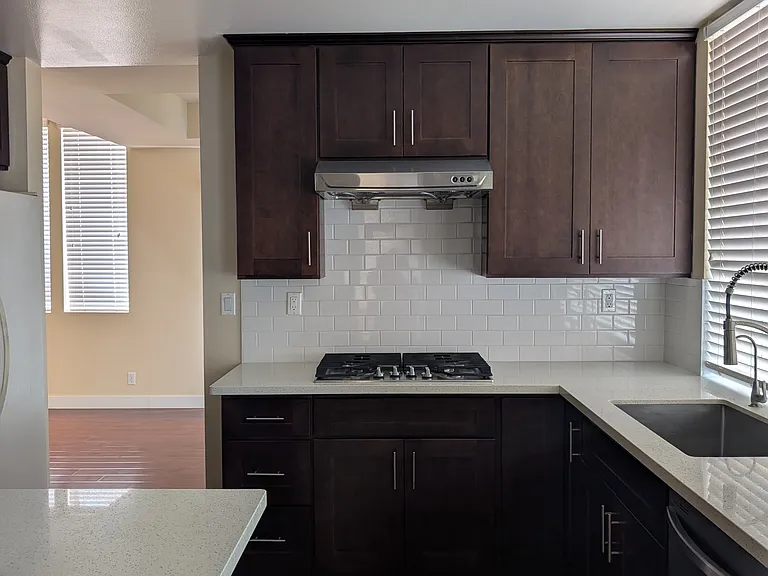 330 El Dorado St #8 — Photo 3