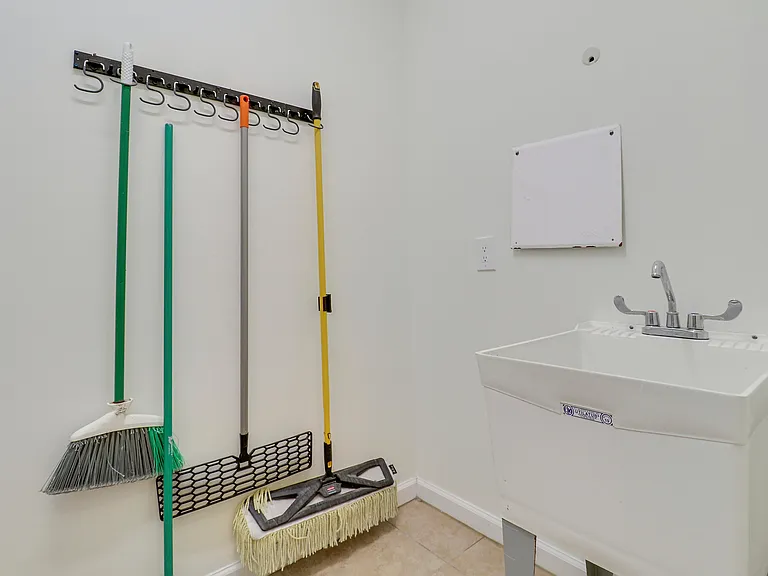 11340 SW Vanderbilt Cir — Photo 32