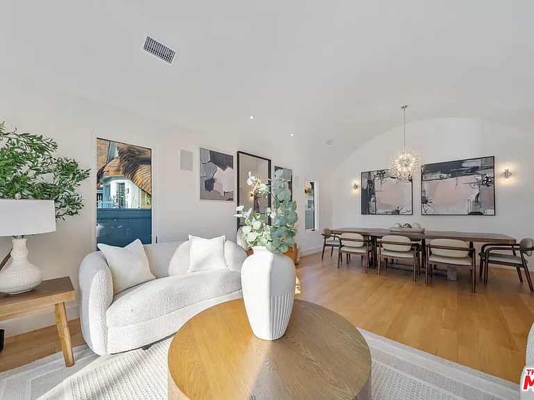 1222 S Genesee Ave — Photo 23
