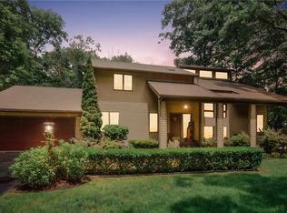 1180 High Hawk Rd, East Greenwich, RI 02818