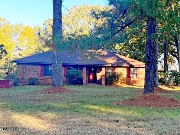 239 Twin Lakes Dr, Canton, MS 39046