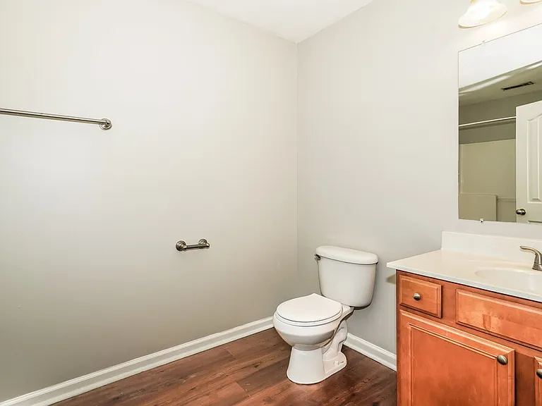 712 Holland Ridge Dr — Photo 16