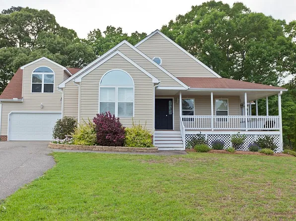 149 Reflection Dr, Williamsburg, VA 23188