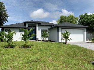 1022 NE 13th Place Cpe, Coral, FL 33909