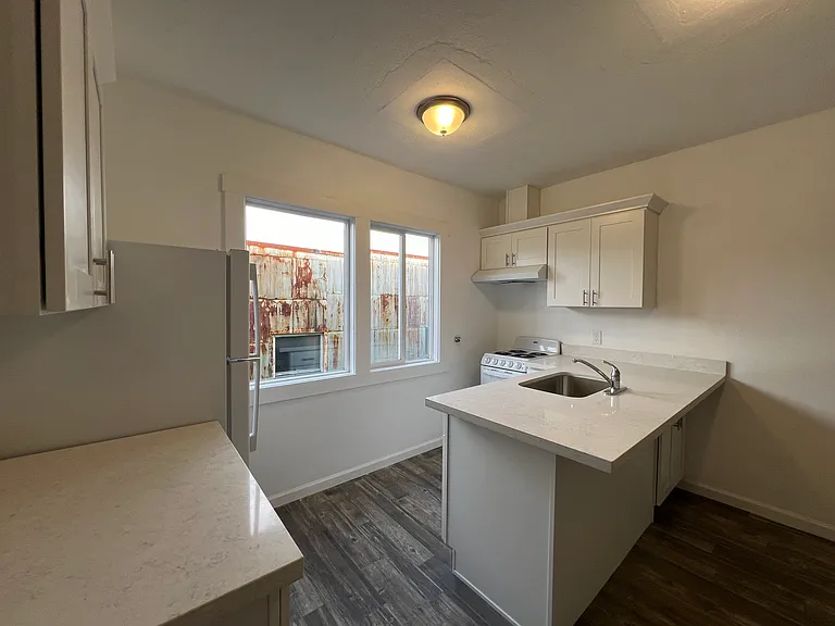 212 E Wishkah St #306 — Photo 1