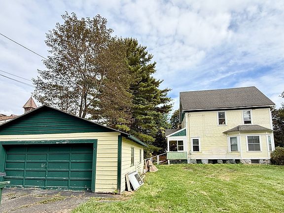 3rd image of 4 Kerr Ave
