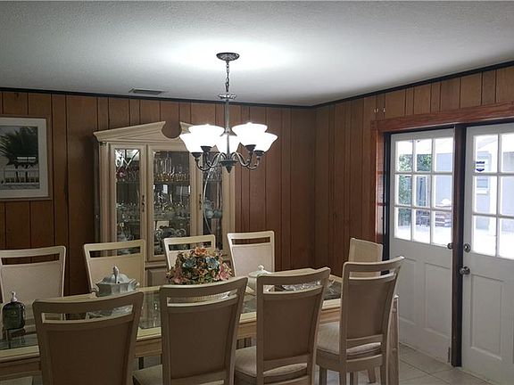 4th image of 923 E Dinner Lake Dr