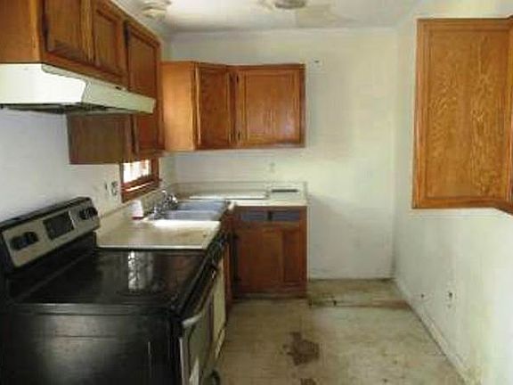 4th image of 15 Hayward St