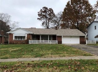 736 Maple Ridge Dr, Youngstown, OH