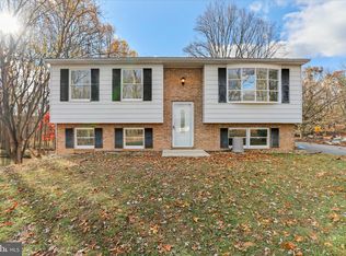 52 Pattys Pl, Falling Waters, WV 25419