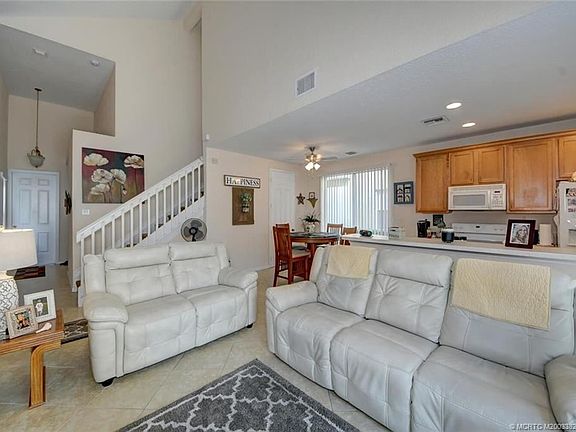 5th image of 2085 SE Avon Park Dr
